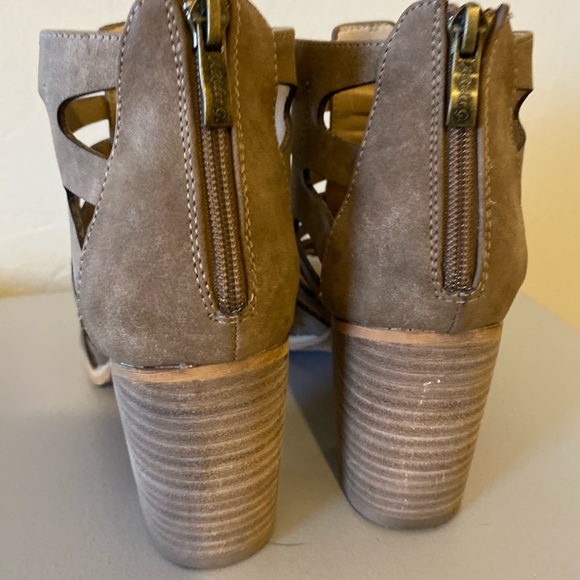 Nanamacs Heels - Picture 4 of 5